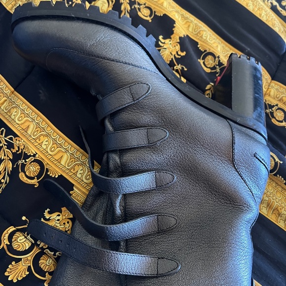 Boots - Picture 3 of 7